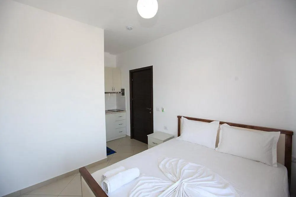 Πανσιόν Villa Noah Εξαμίλιο