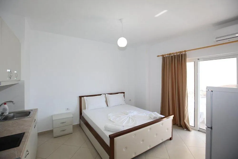 Πανσιόν Villa Noah Εξαμίλιο