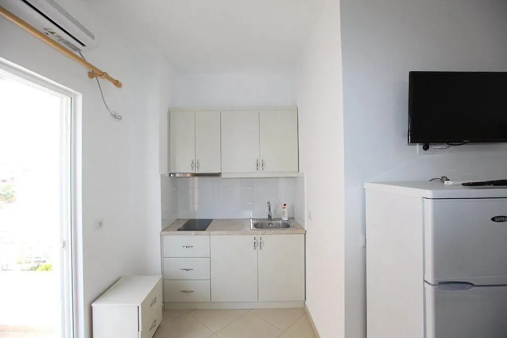 Πανσιόν Villa Noah Εξαμίλιο Αλβανία